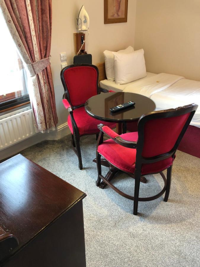 Leeson Apartment *