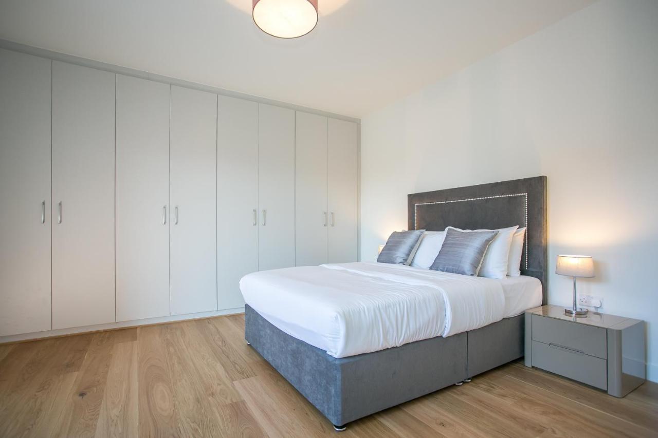Apartment Grand Canal Square Dublin