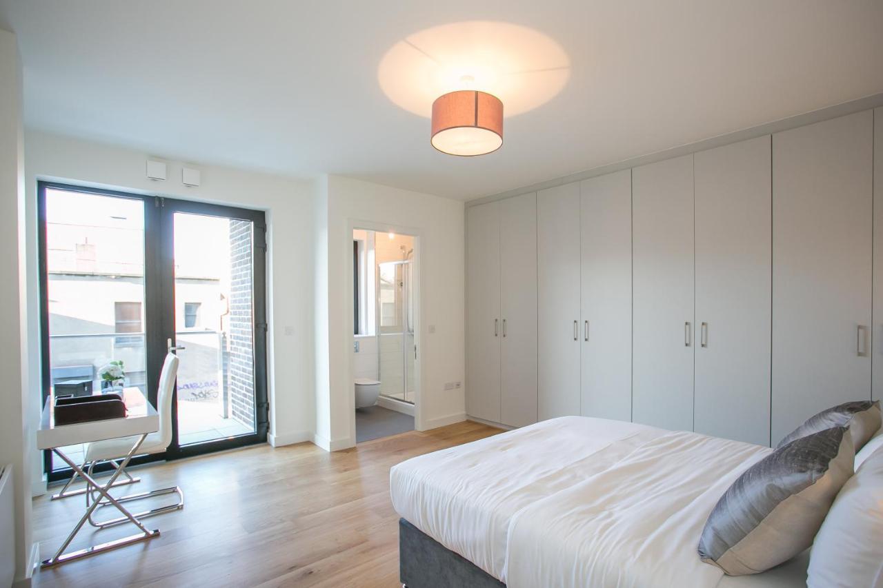 Grand Canal Square Apartment
