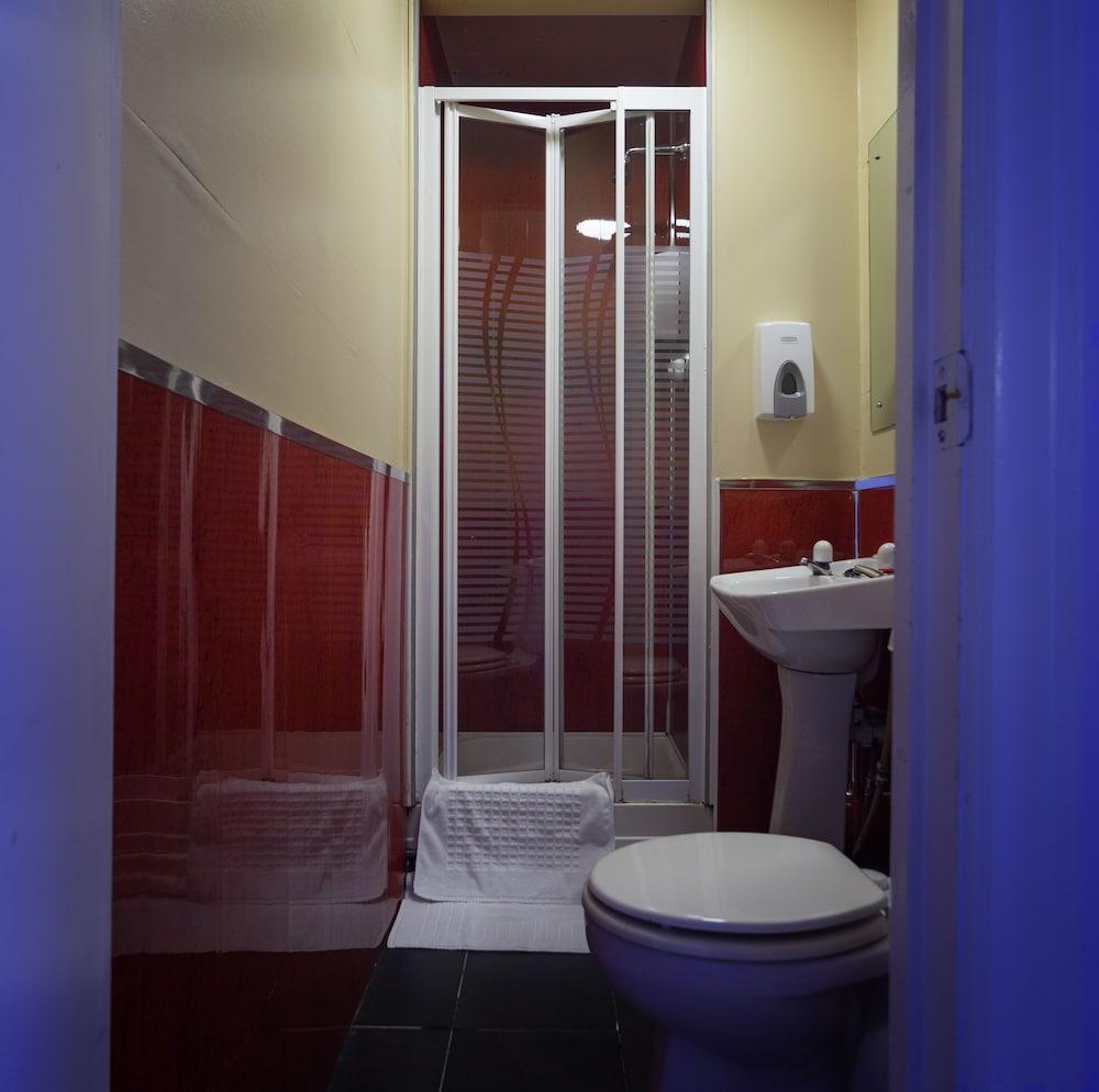 Avondale Guest house *
