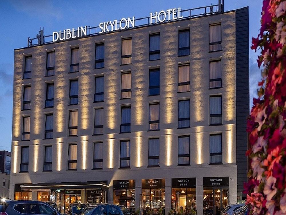 Hotel Skylon 4*