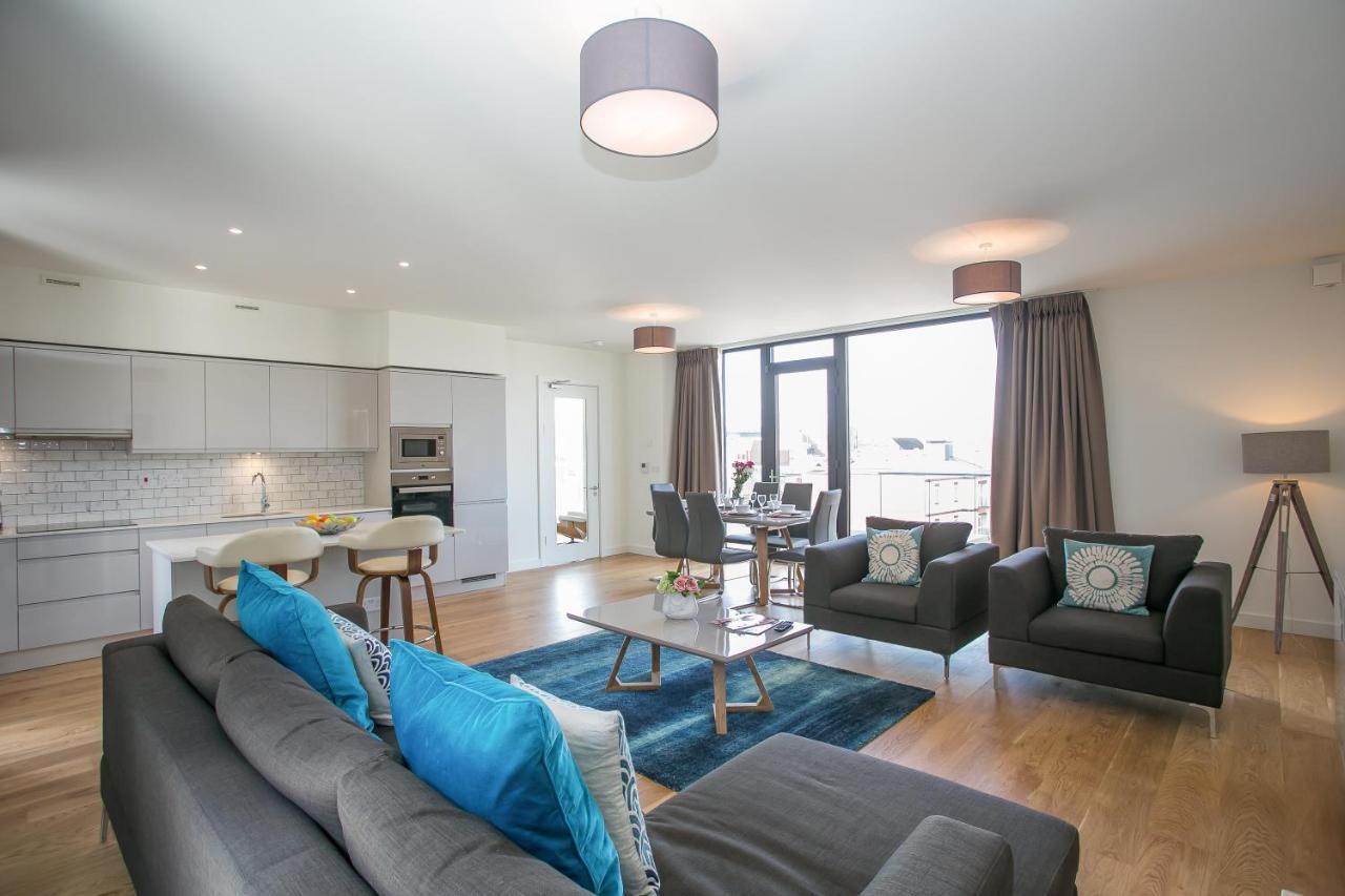 Grand Canal Square Apartment