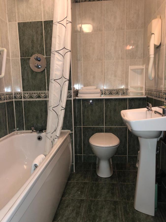 Harveys Guest House 3*