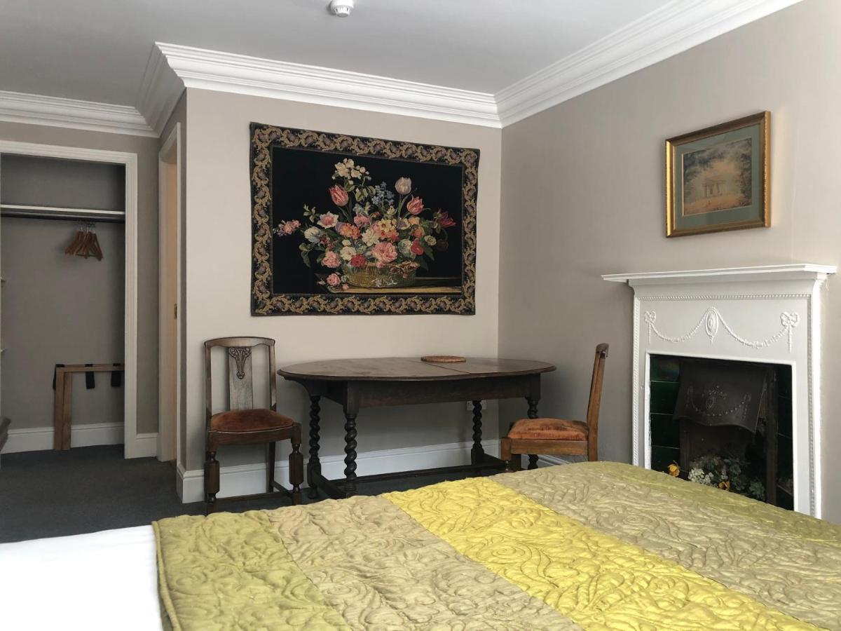 Guest house Harveys Guest House 3*