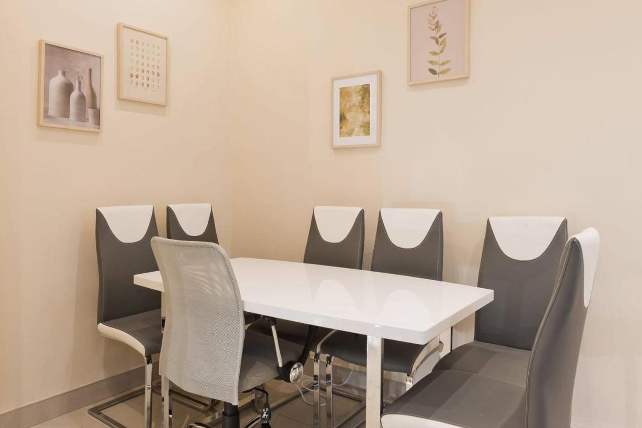 Apartment Captivating 2-bed In 1