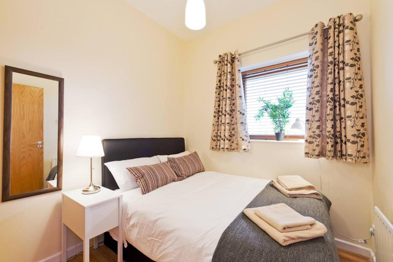 Stunning 3-bed In 1 Apartment