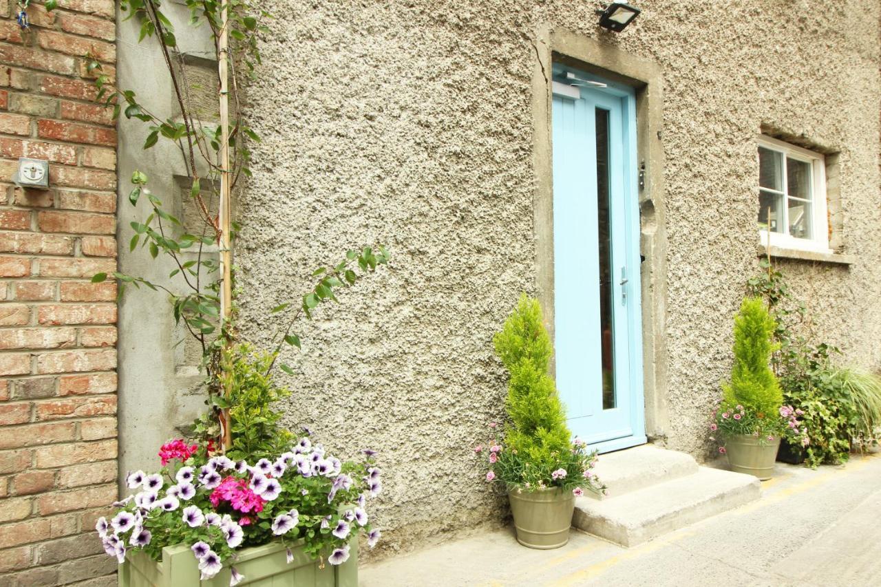 Harry Clarke Mews At The Castle Apartment