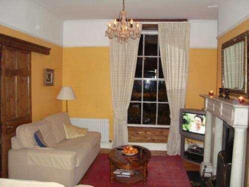 Bed & Breakfast Huband House 2*