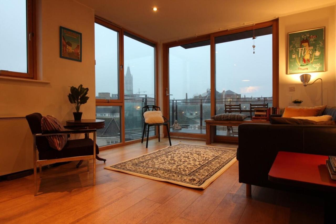 Central Penthouse By The River Liffey Dublin