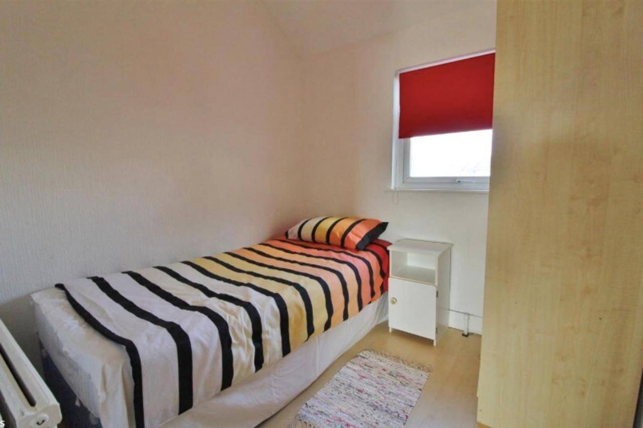 Holiday home 3 Bedroom Family In Residential Area Near Centre Dublin