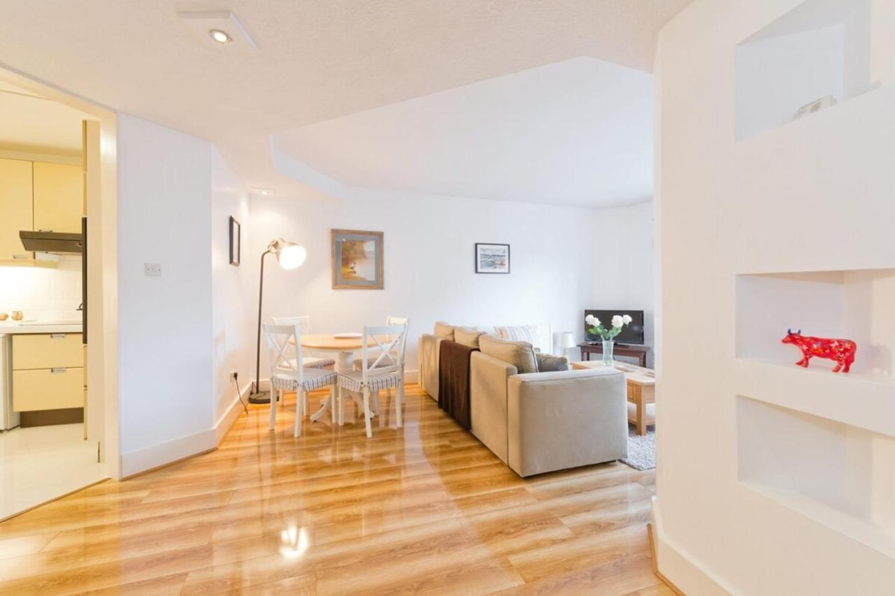 Apartment Superb Central Apartment In D4