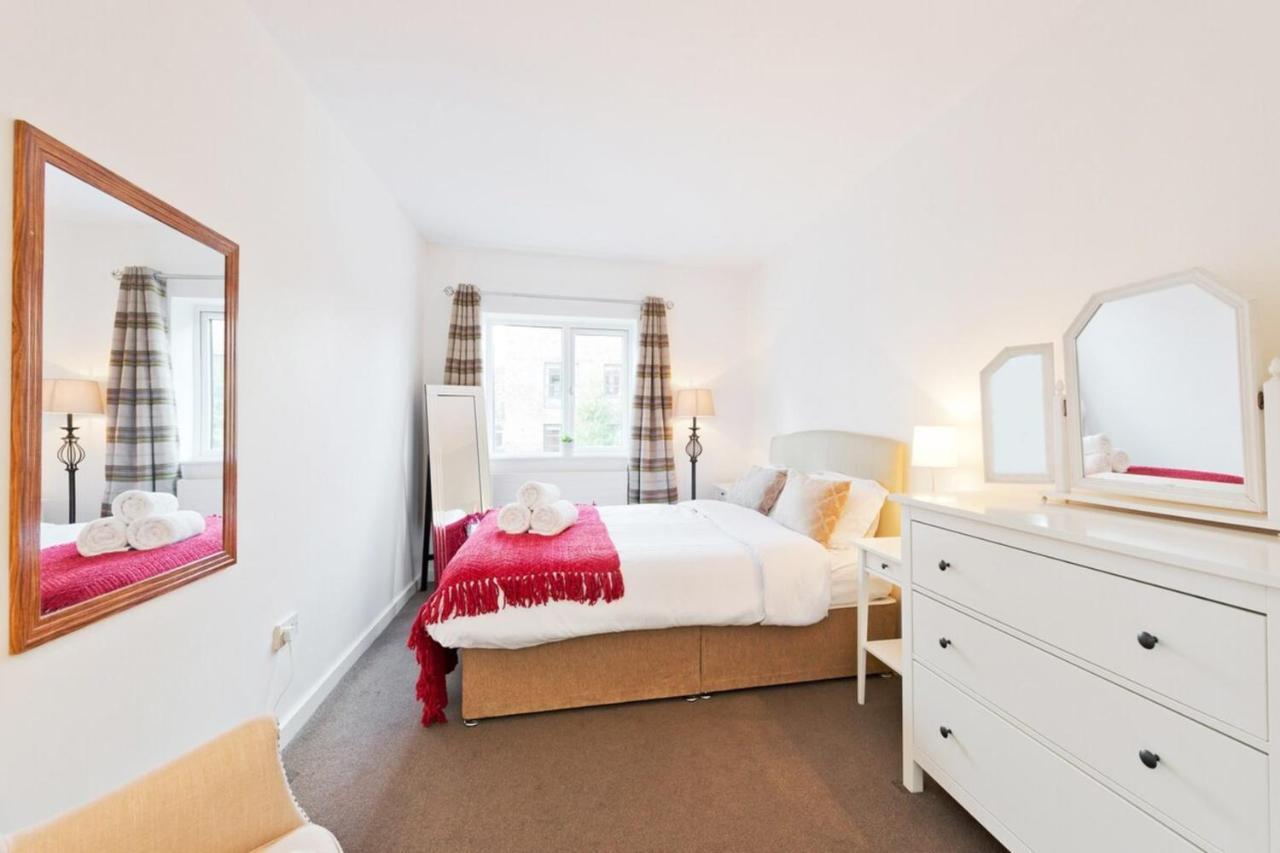 Superb Central Apartment In D4 *