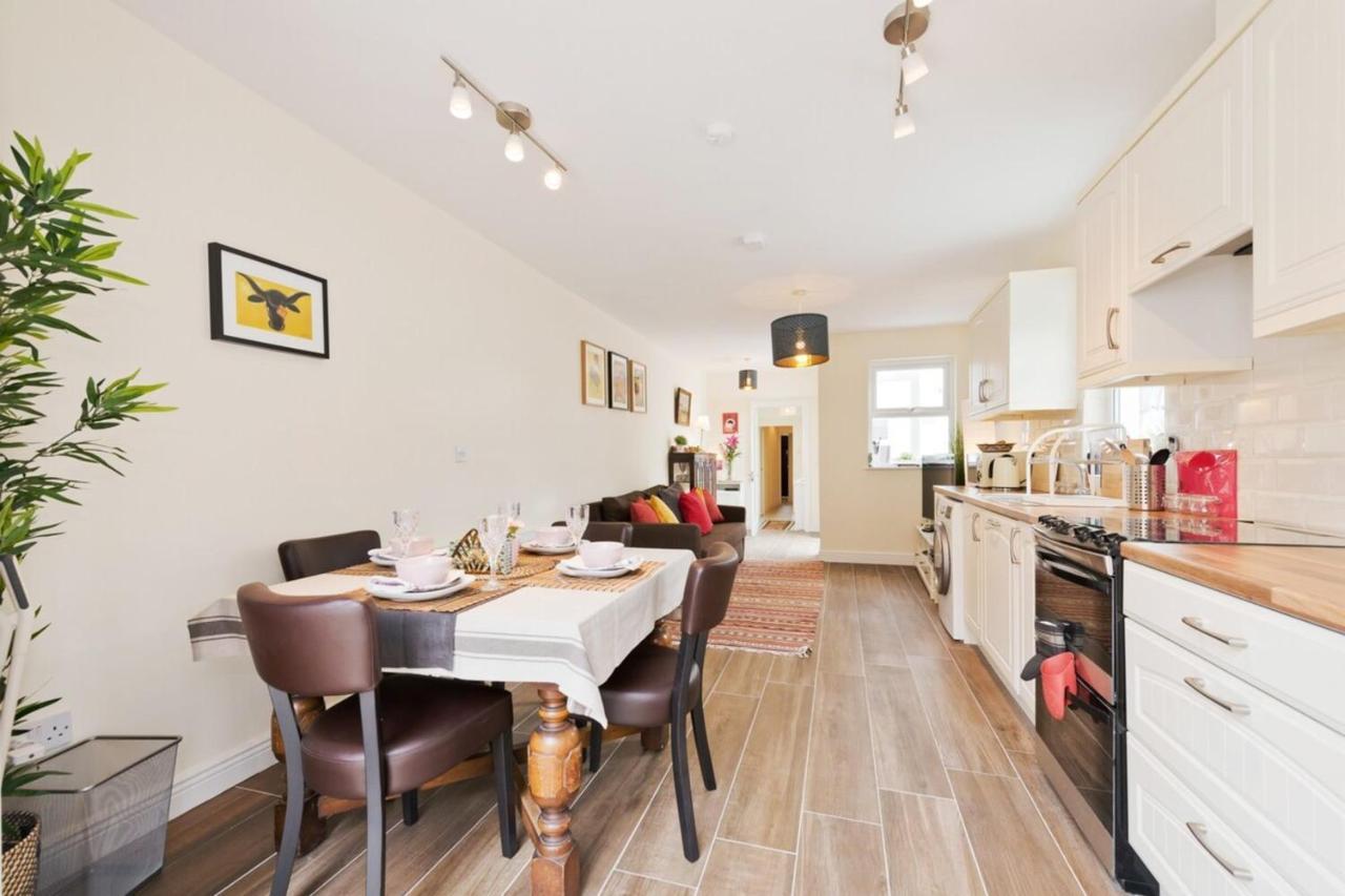 Charming Riverside - Minutes From