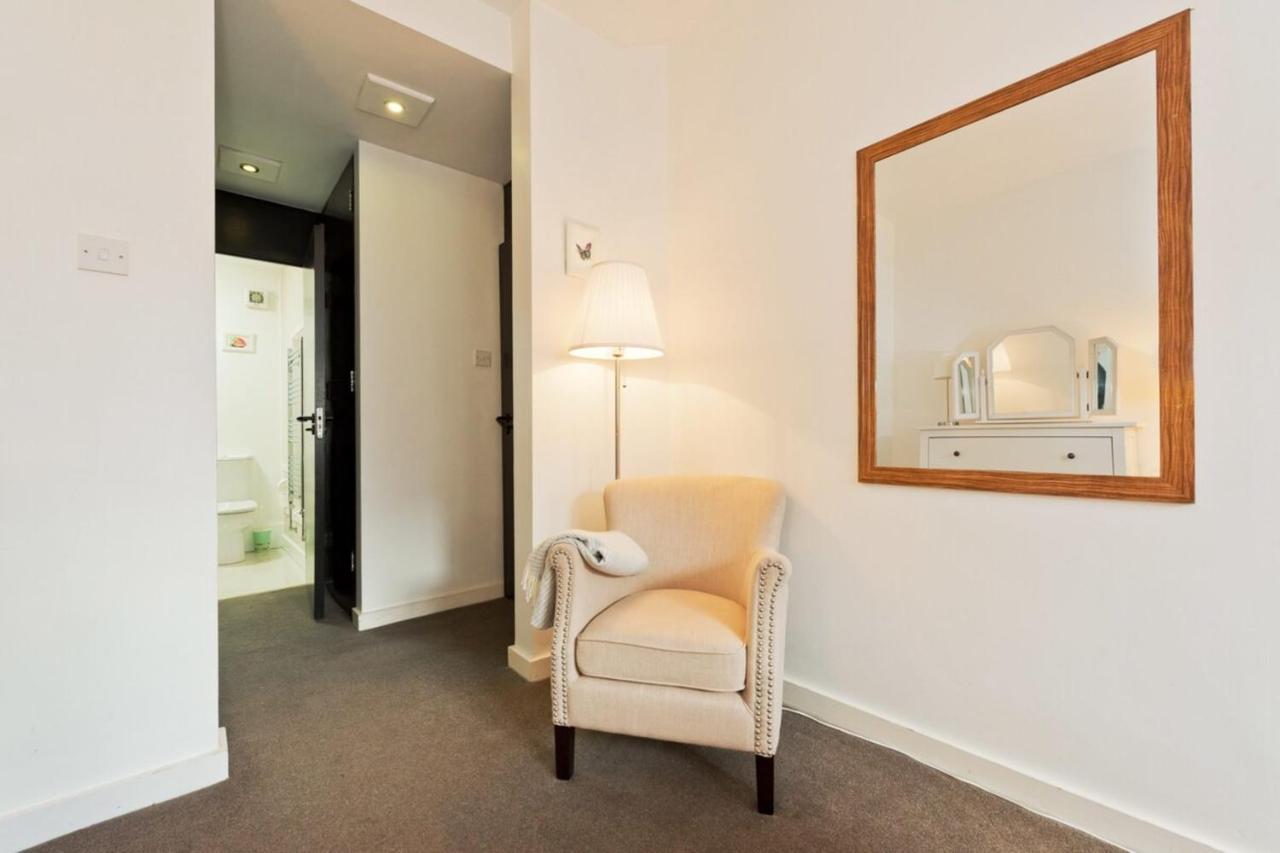 Superb Central Apartment In D4 Apartment *