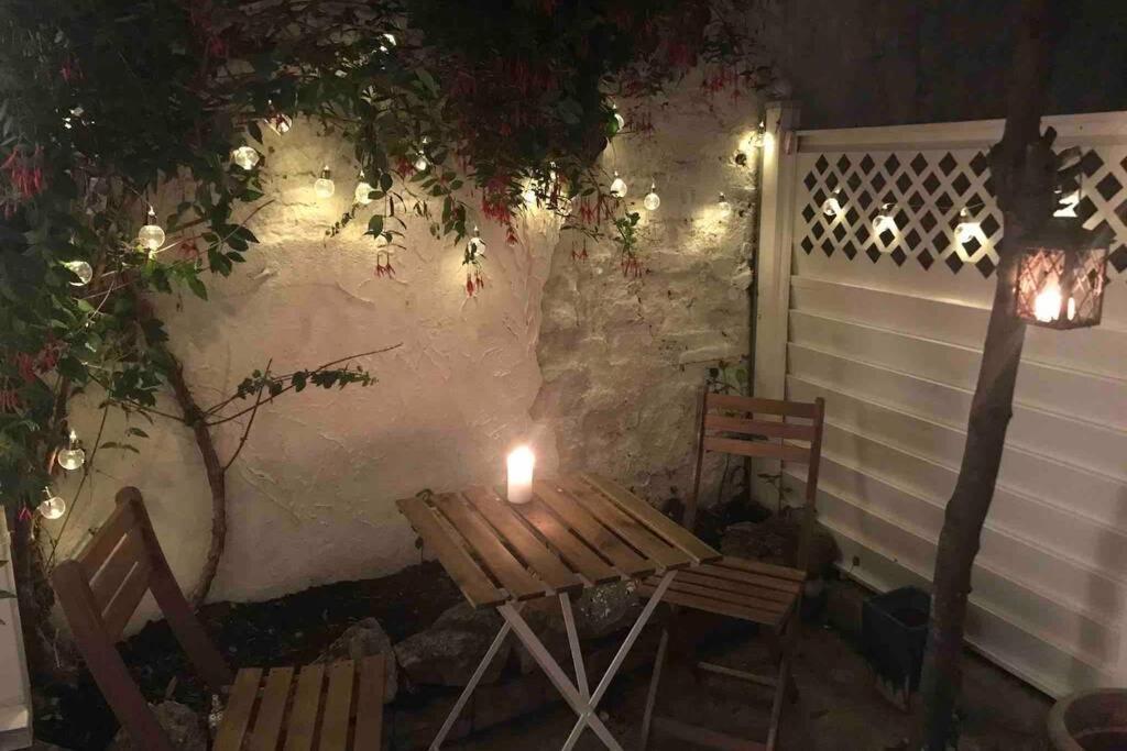 Vakantiehuis Entire House, Sleeps 2-6, Sunroom, Outside Yard Dublin