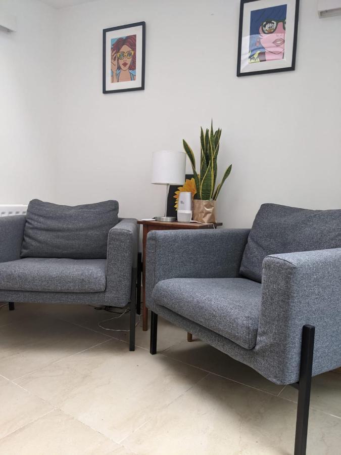 Entire House, Sleeps 2-6, Sunroom, Outside Yard Vakantiehuis Dublin