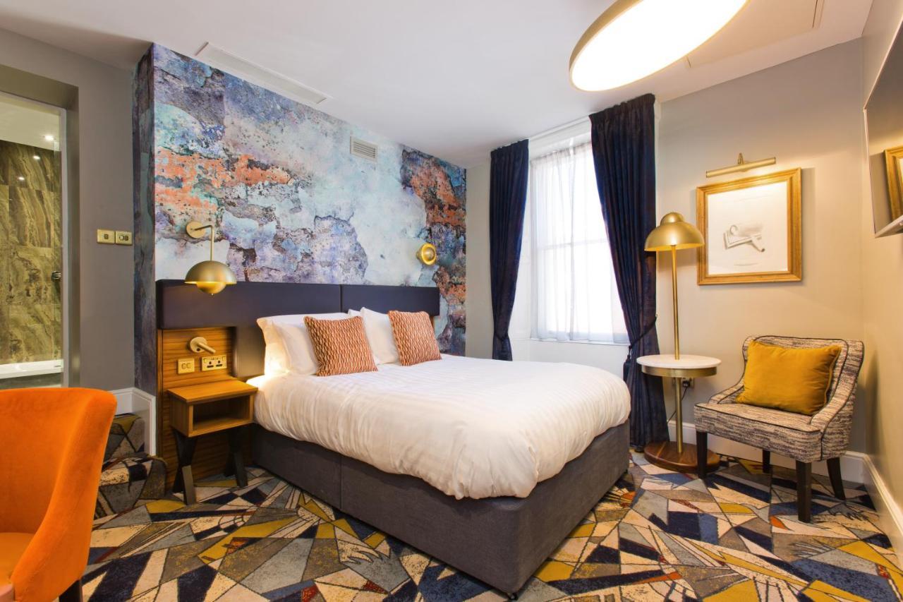 Keavan's Port Hotel, 4*