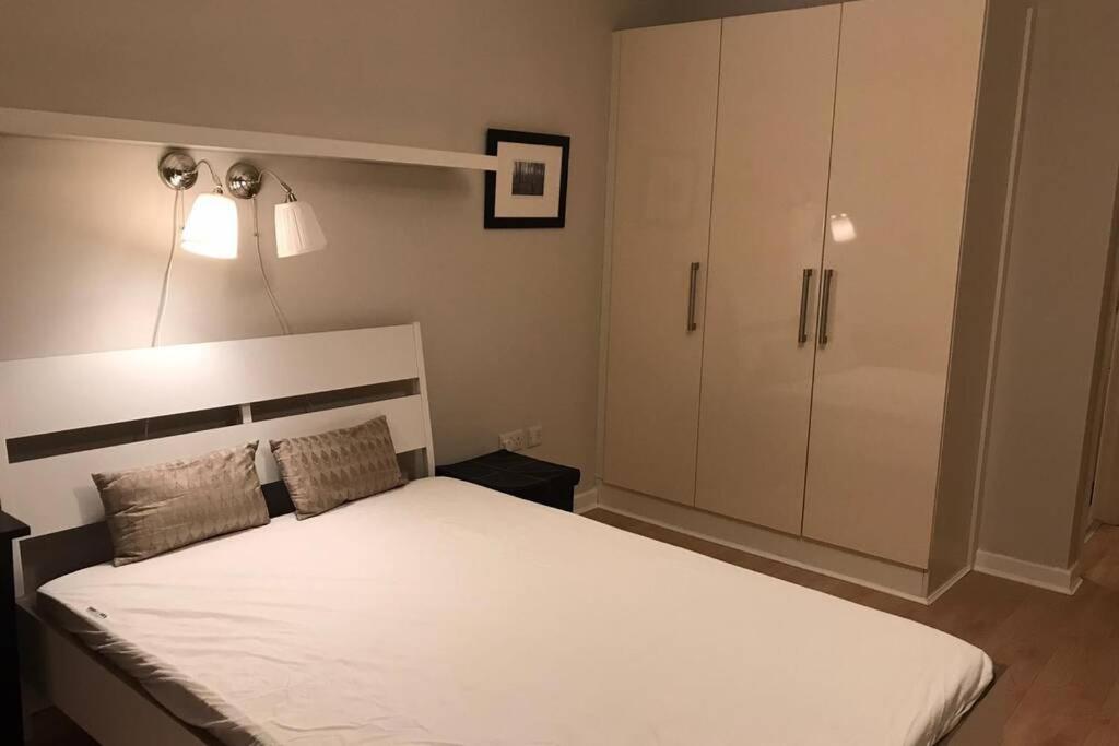 2 Bedroom Spacious And New Centre Apartment *