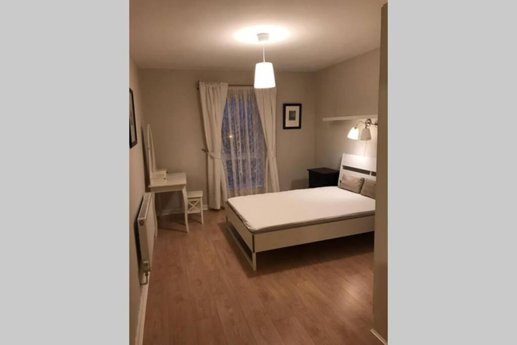 2 Bedroom Spacious And New Centre Apartment *