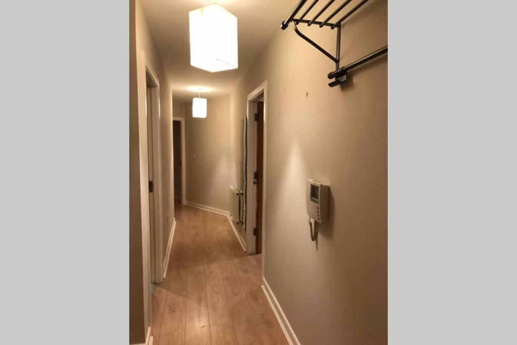 2 Bedroom Spacious And New Centre Apartment *