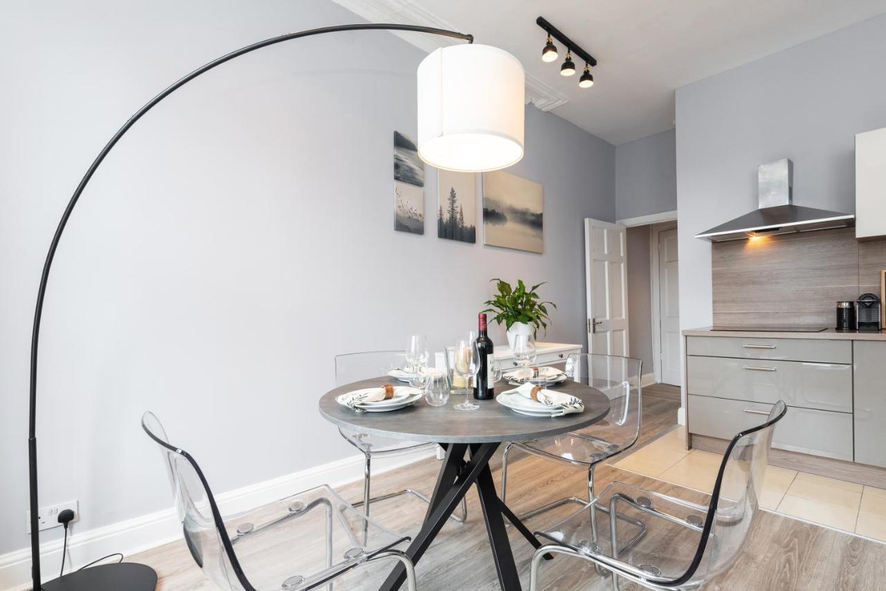 Dame Street - Irish Group Apartment *