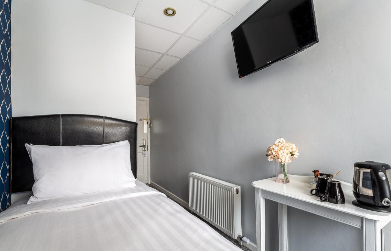 Clifden House By Nina Gasthuis 3*
