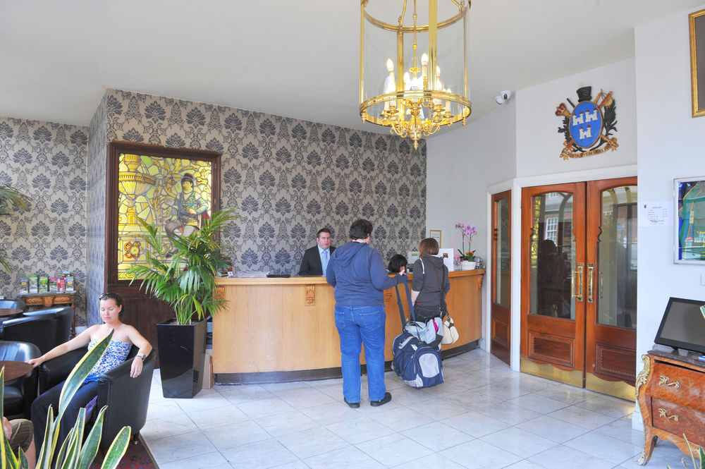 Parliament Hotel 3*