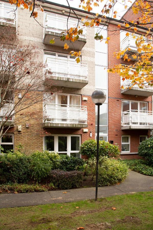 Apartment Windmill Lane 002 *