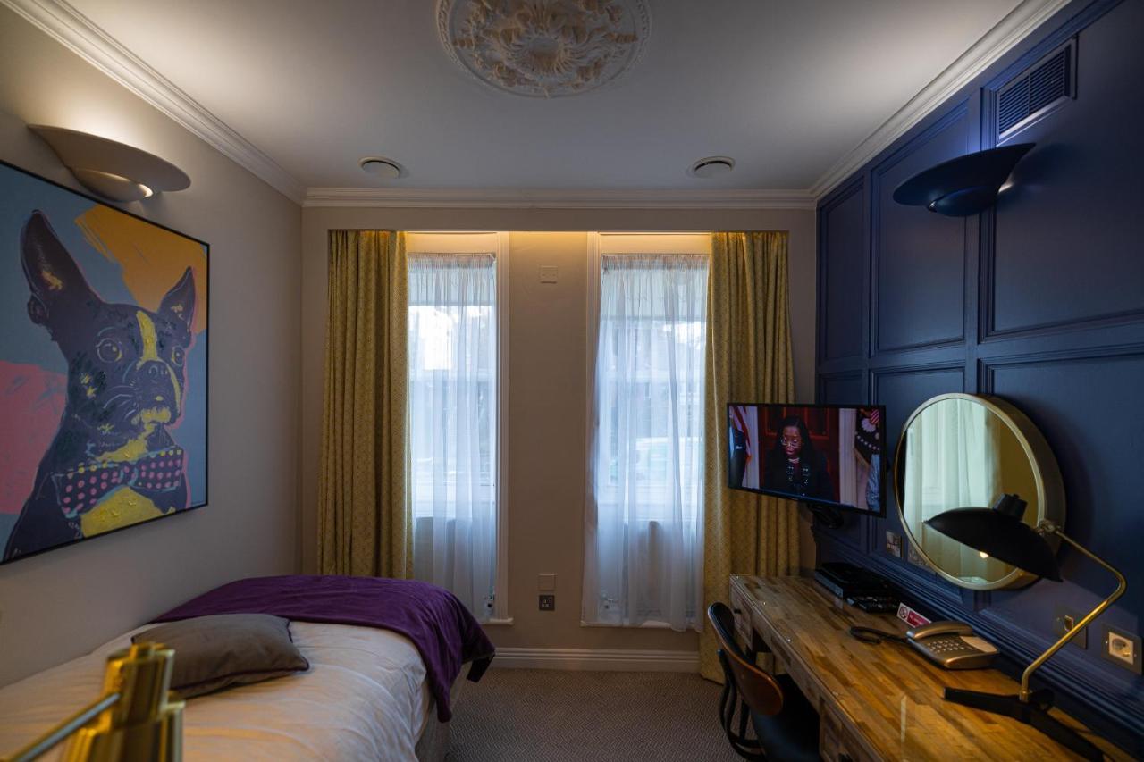 Roxford Hotel