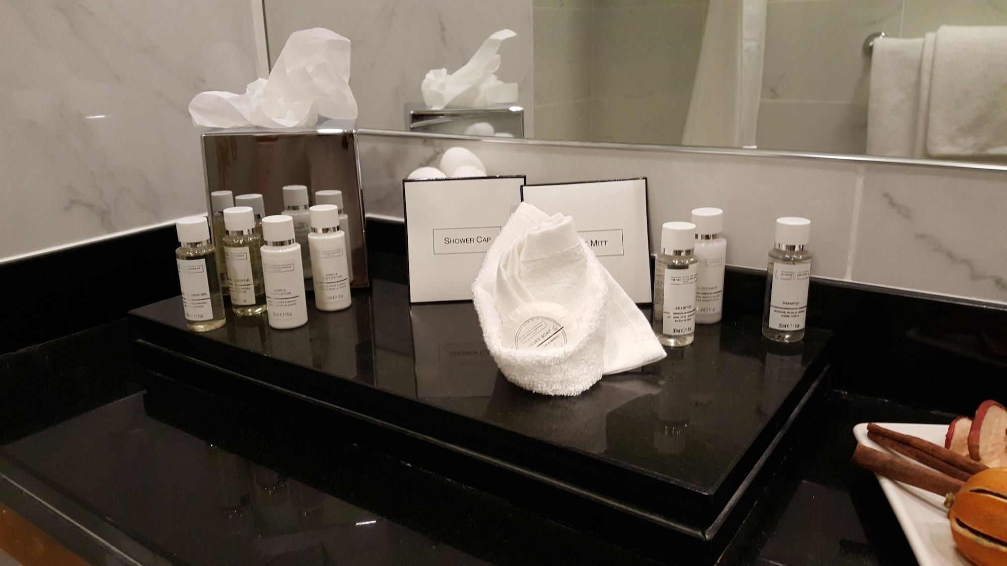 Brooks Hotel 4*