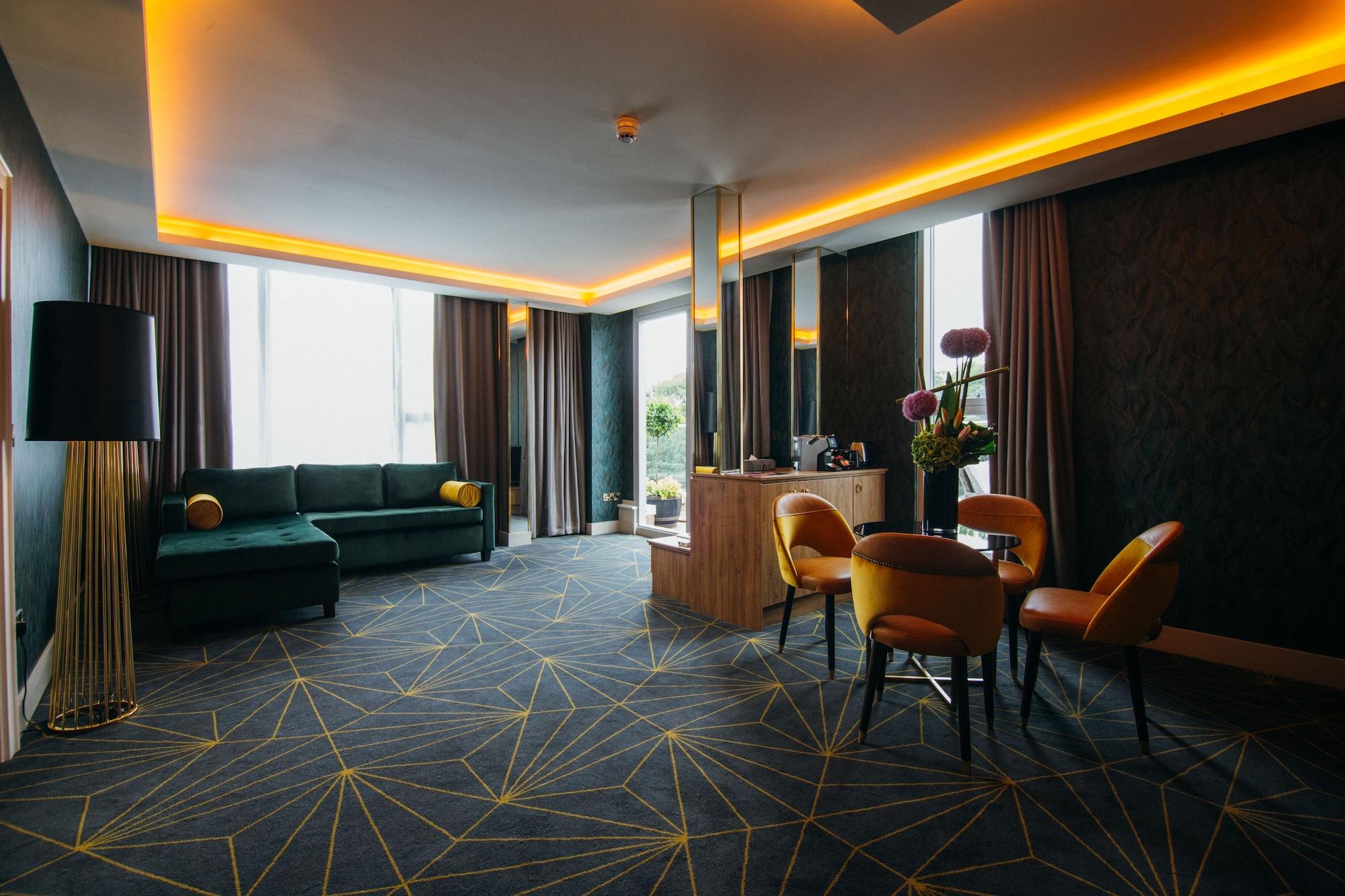 Iveagh Garden Hotel 4*