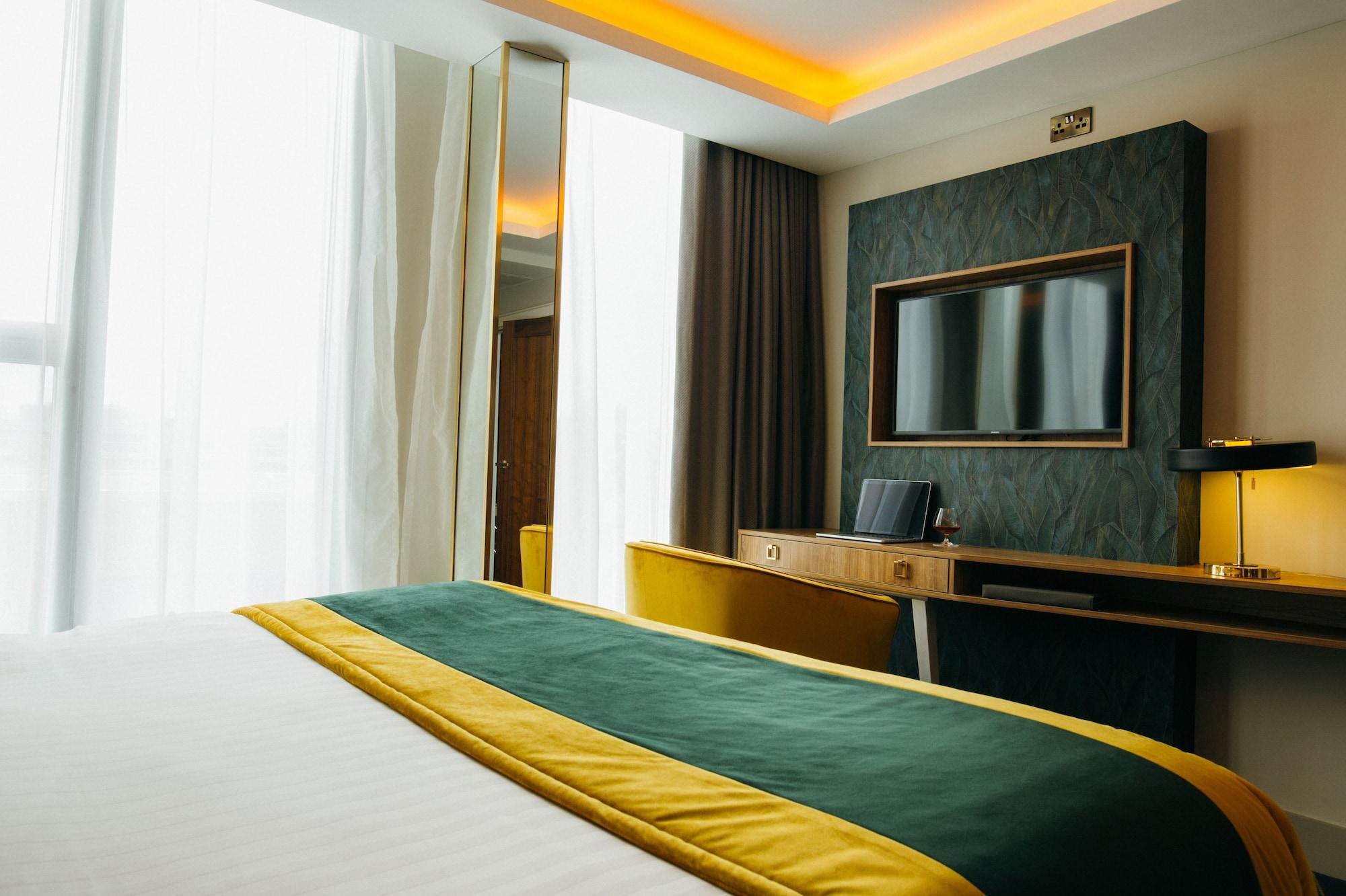 Hotel Iveagh Garden 4*
