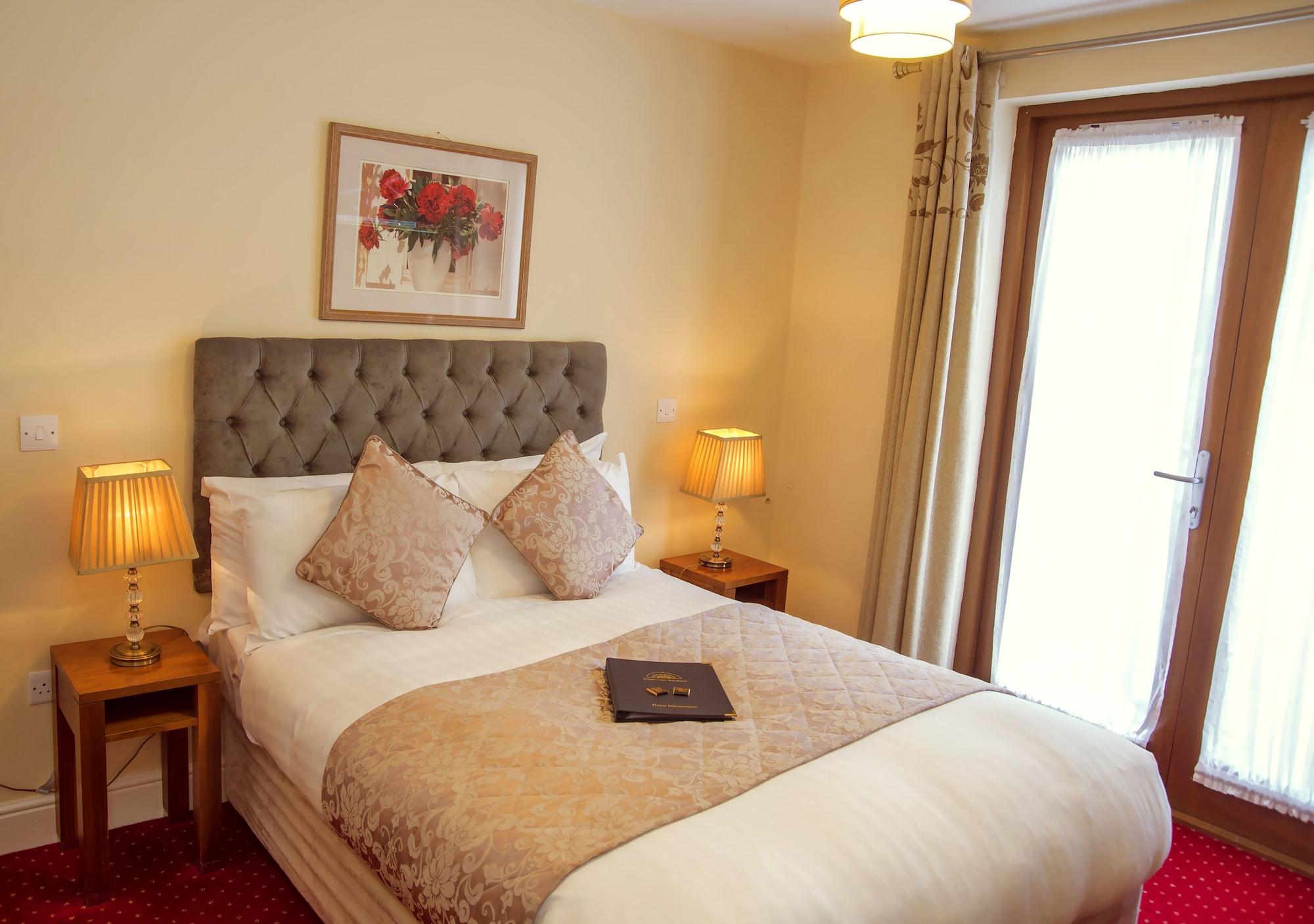 Baggot Court Townhouse Hotel 3*