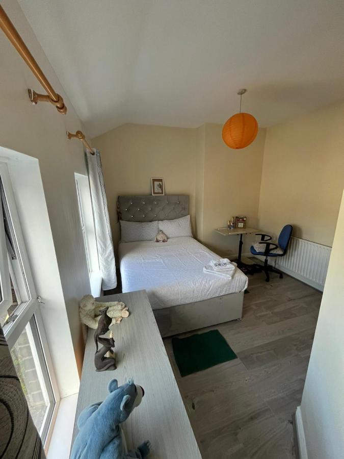 Centre 2 Allen Terrace Phibsborough 7 * Dublin