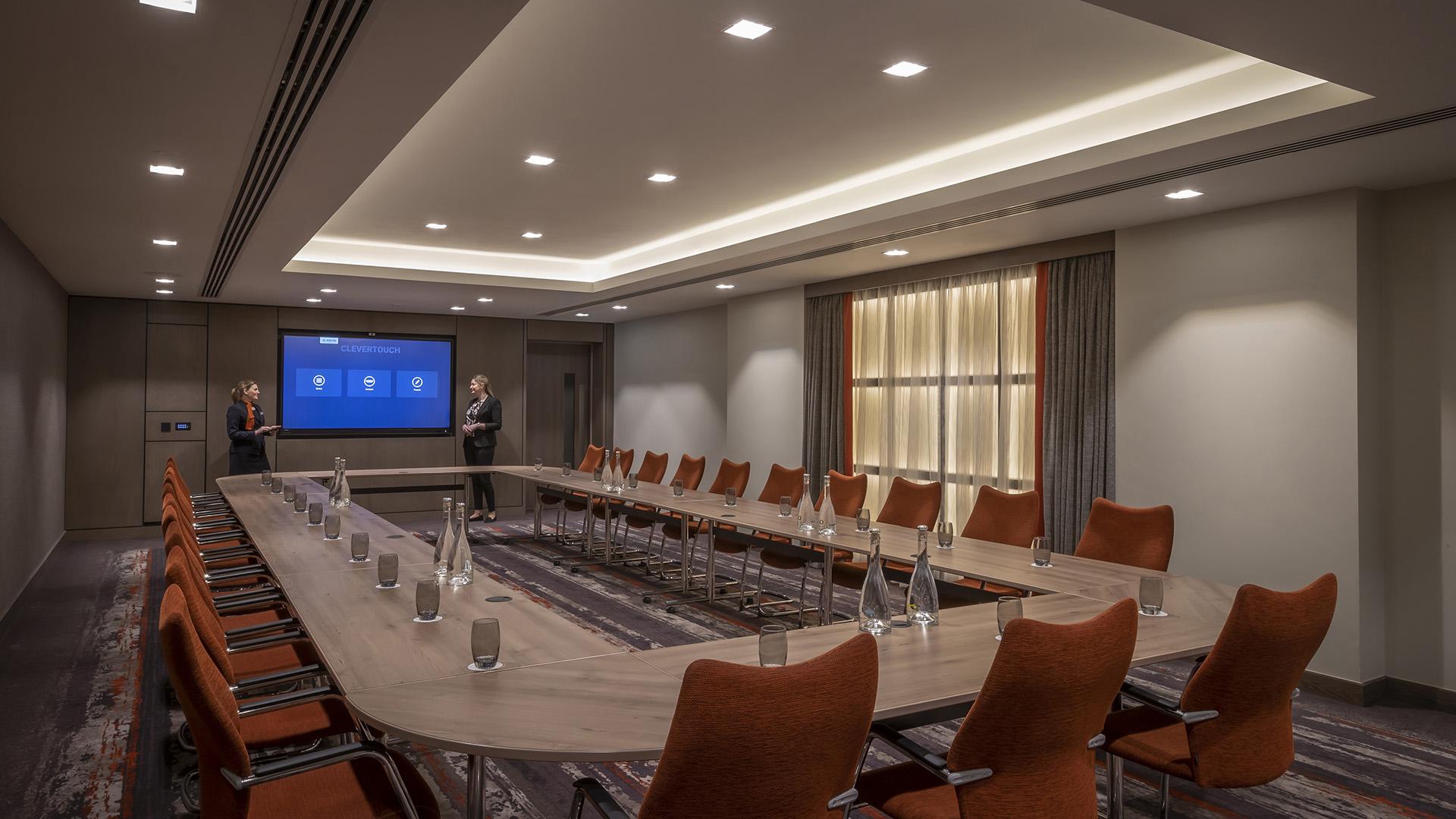 Hotel Clayton Cardiff Lane 4*