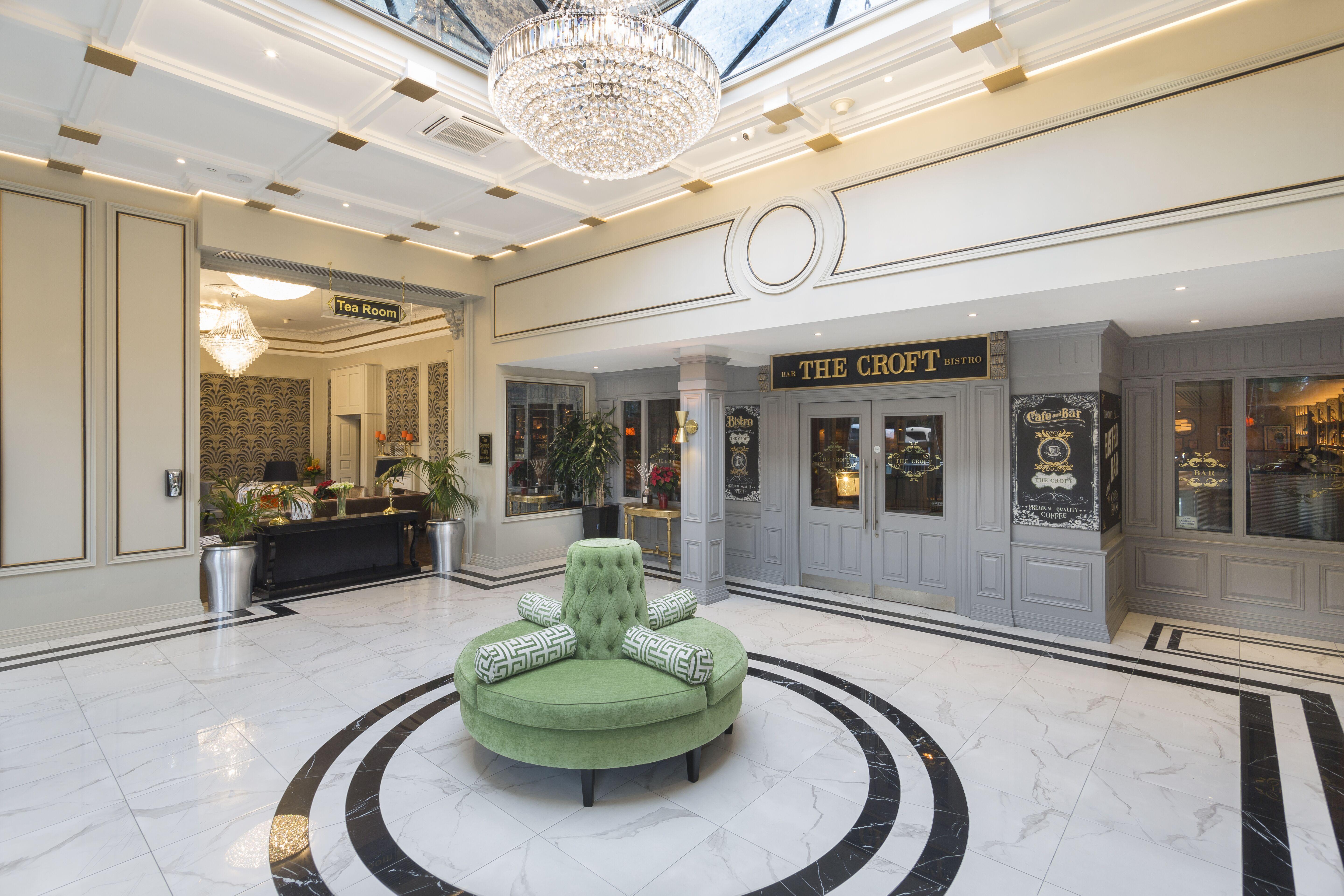Bonnington & Leisure Centre Hotel 4*