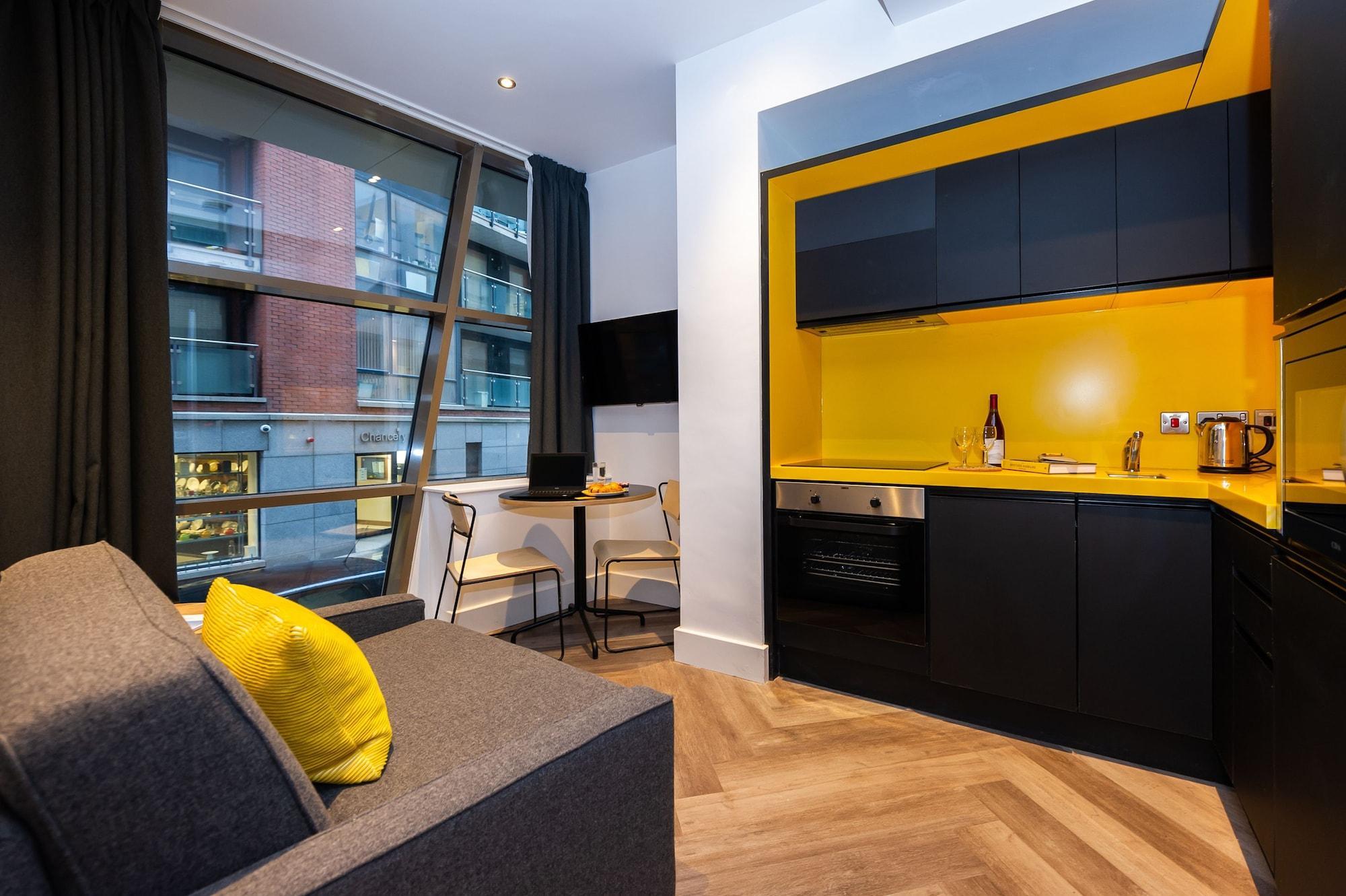 Staycity Castle Aparthotel