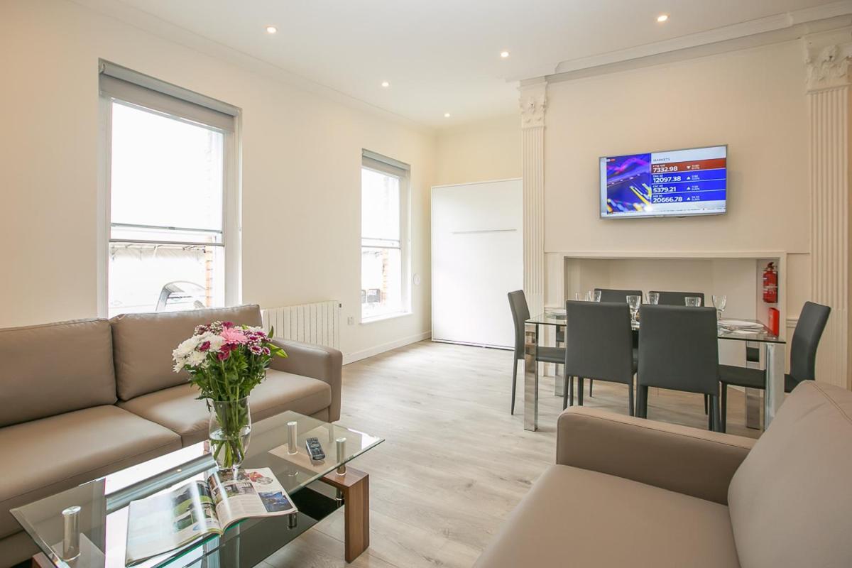 St Stephen's District-1 Appartement *