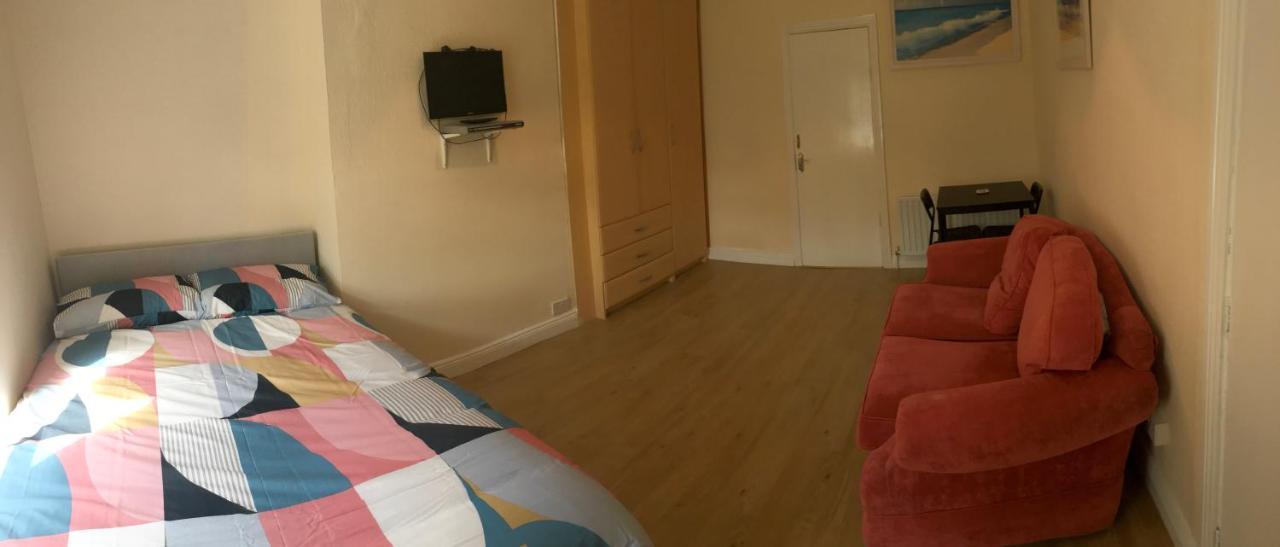 1 Bedroom In 11 * Dublin