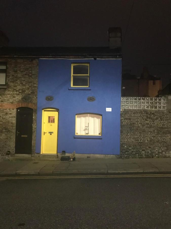 Homestay 18 Watkins Buildings Dublin