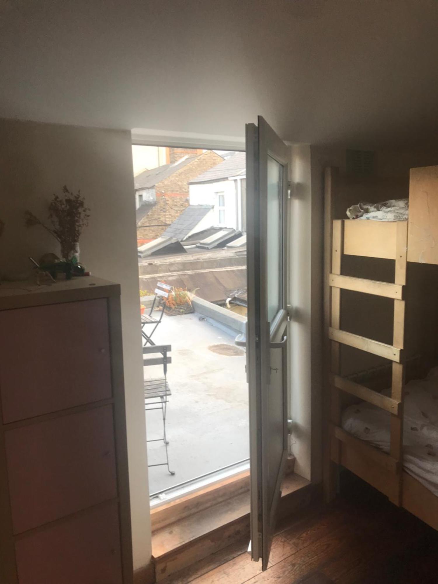 18 Watkins Buildings Homestay