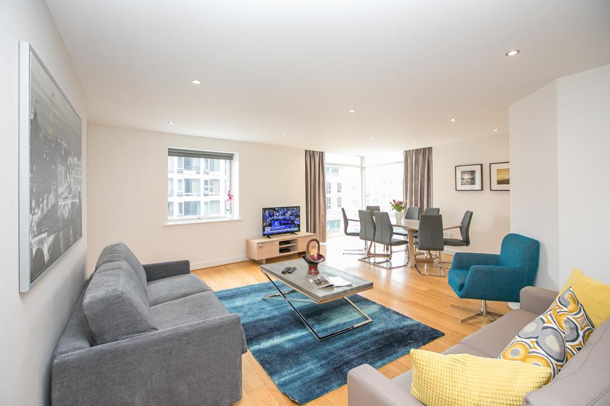 Parnell Corner Apartment *