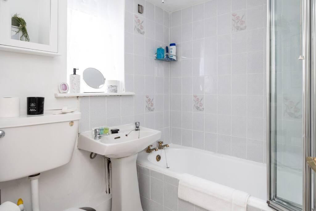 Apartment Beautiful 2-bedroom Maisonette *