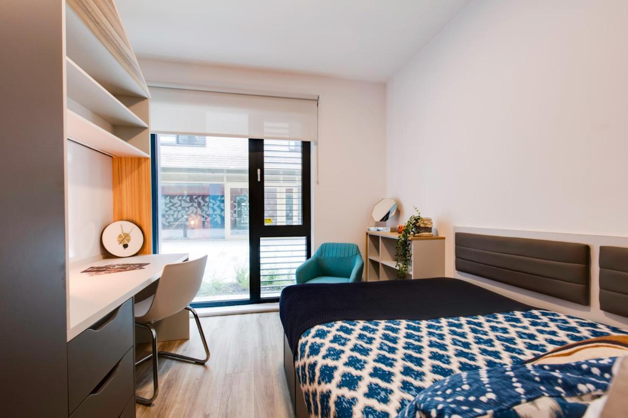 Yugo Explore - Highfield Park Apartment Dublin