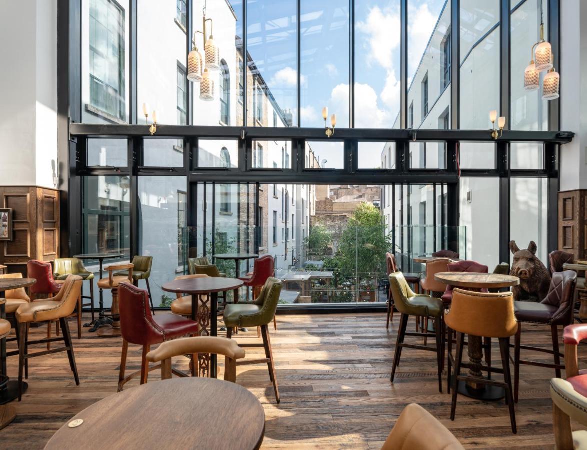 Keavan's Port Hotel,