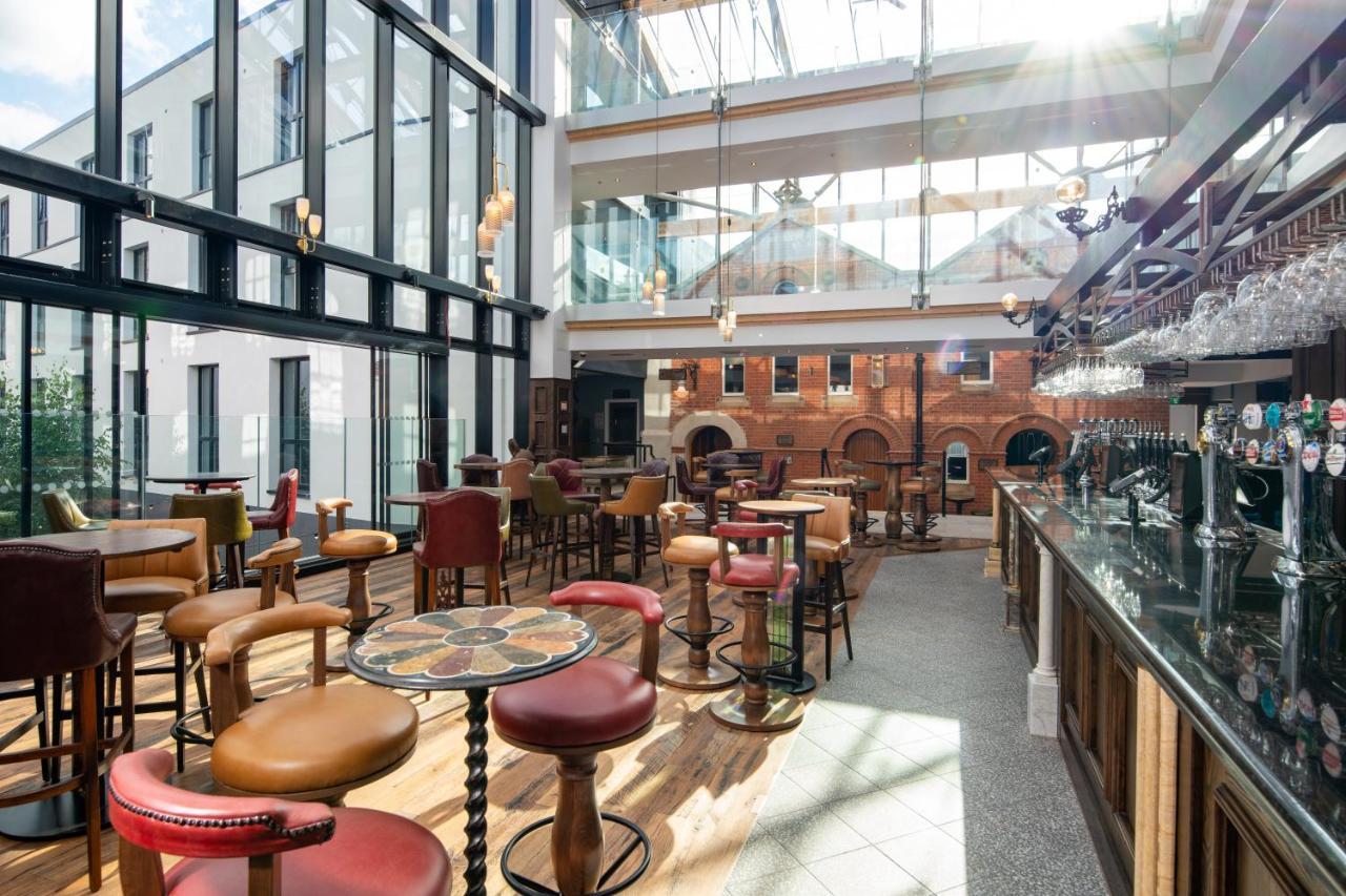 Keavan's Port Hotel, 4*
