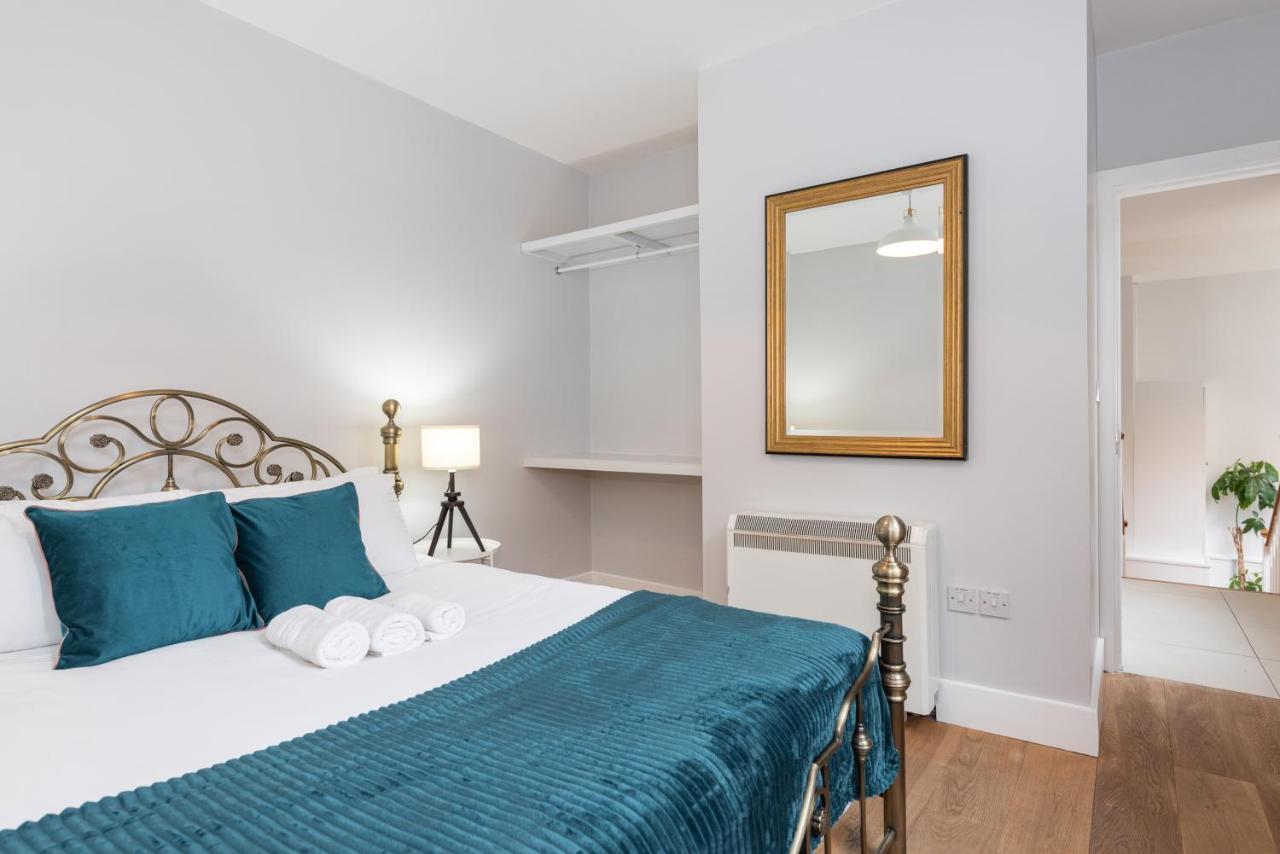 Liptons Court - Irish Group Apartment *