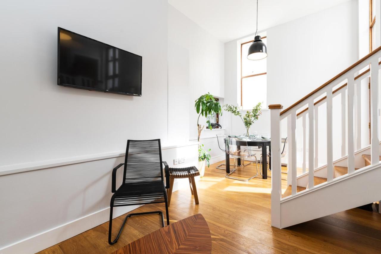 Liptons Court - Irish Group Apartment *