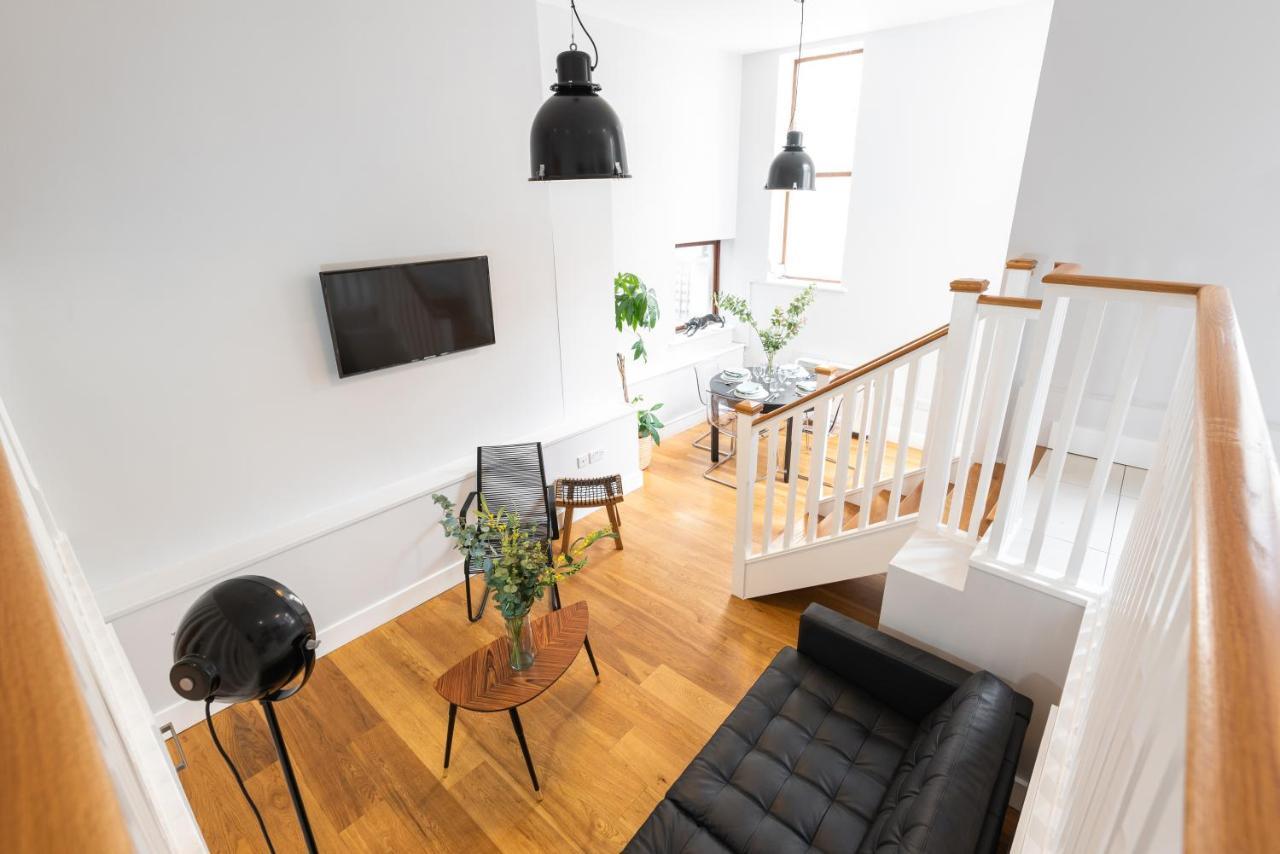 Liptons Court - Irish Group Apartment *