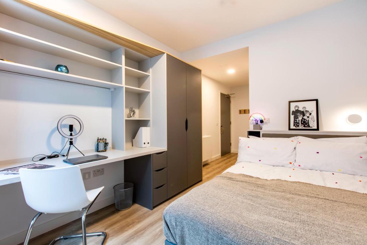 Yugo Explore - Highfield Park Apartment *
